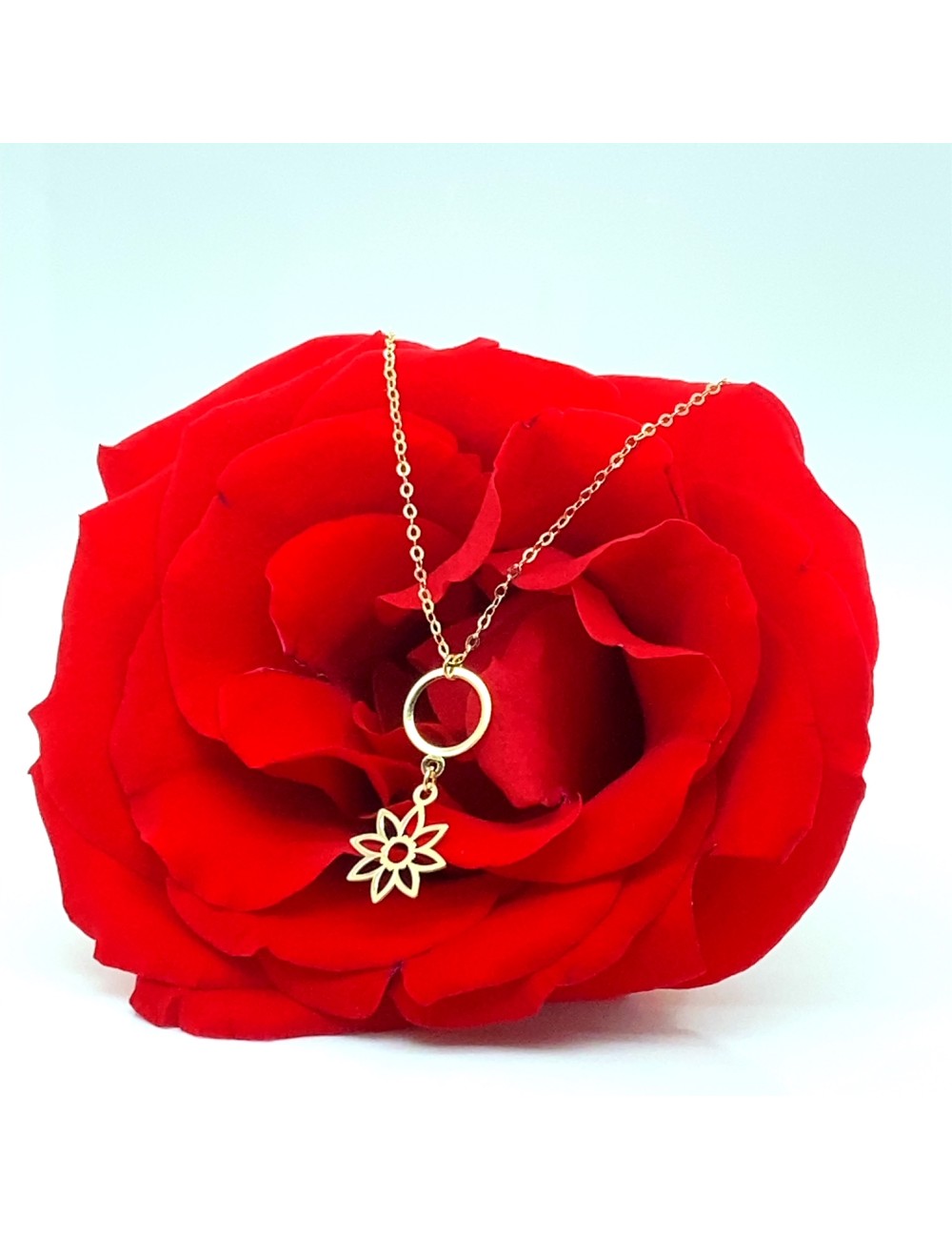 Lantisor cu pandantiv din aur galben de 14k