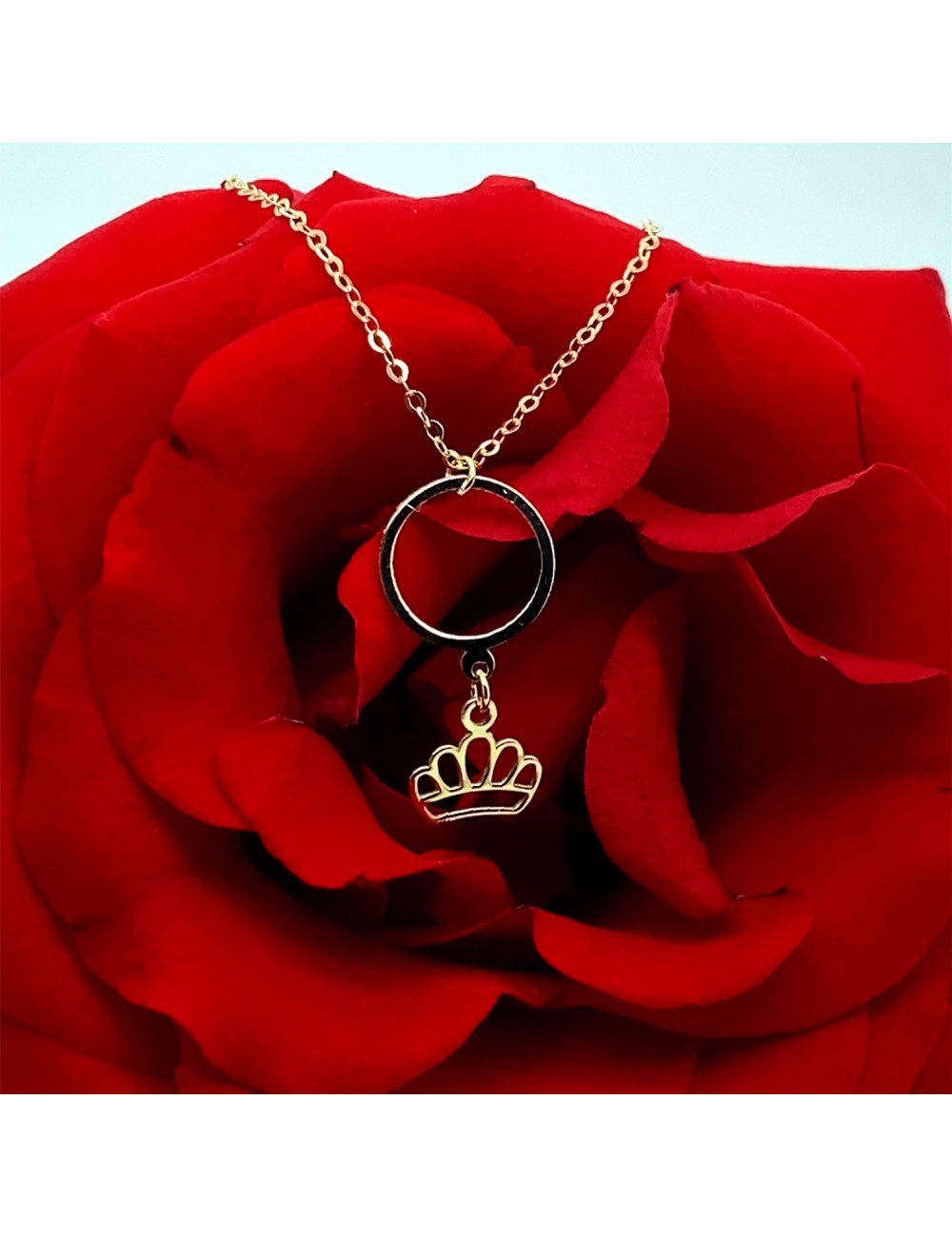 Lantisor cu pandantiv coroana din aur galben de 14k