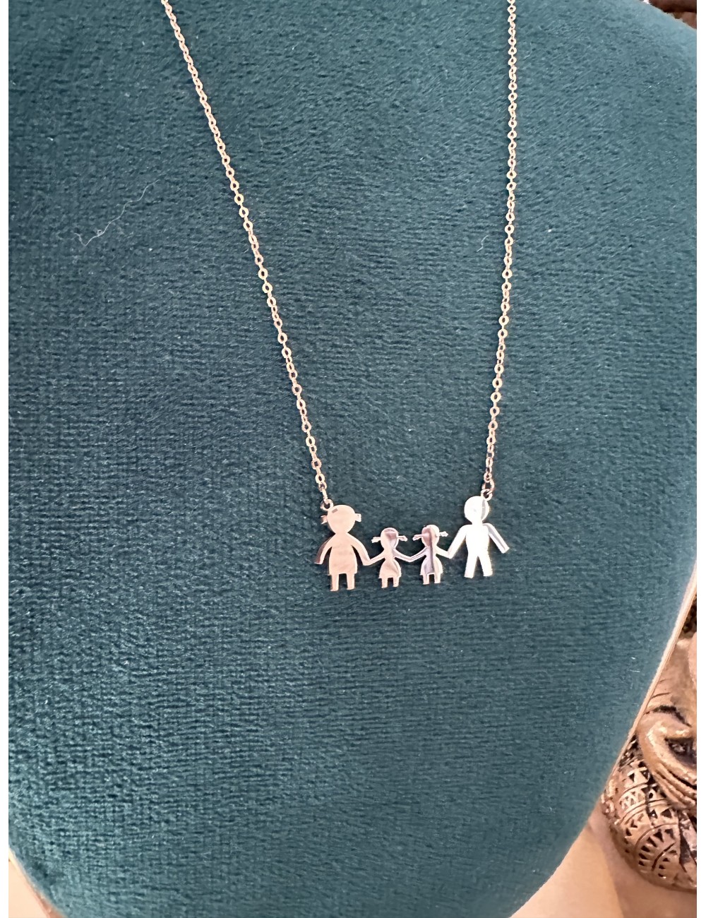 Lantisor cu familie cu 4 membri din aur galben de 14k